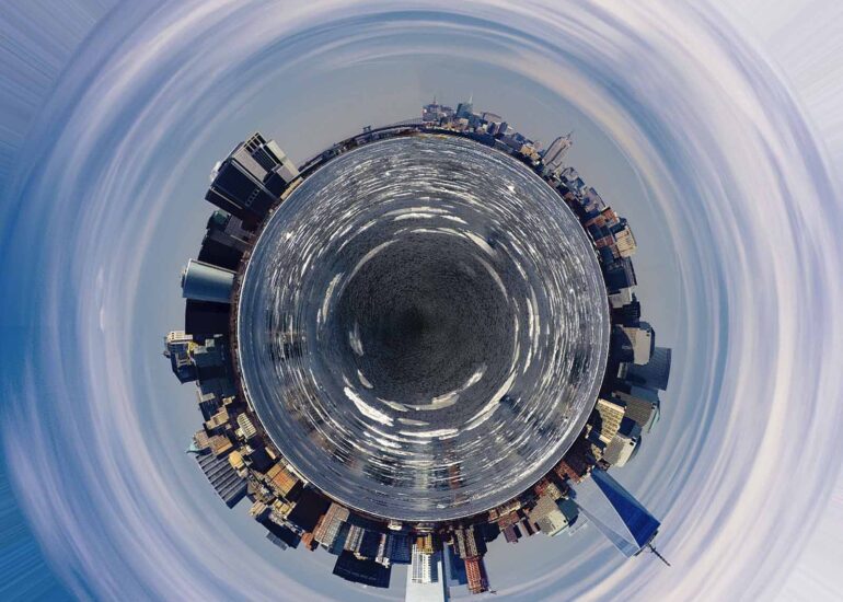 Fotoritocco di un paesaggio urbano per renderlo sferico