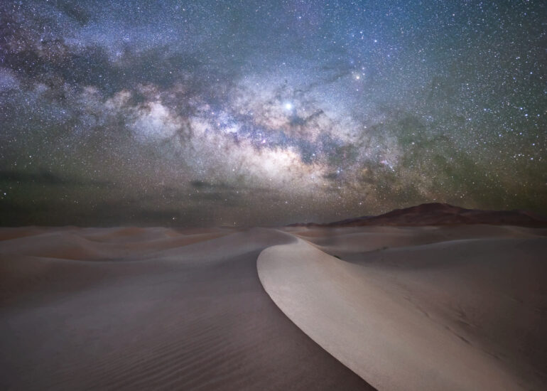 Via lattea nel deserto del Sahara